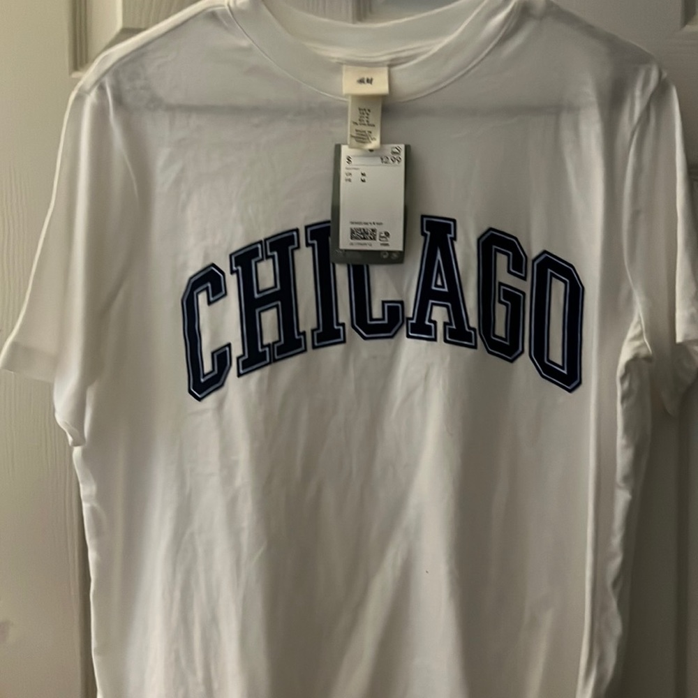 New Chicago shirt size medium